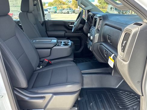 New 2026 GMC Sierra 2500 Pro w/ 1SA Pro Safety Plus Package AWD/4WD image 16