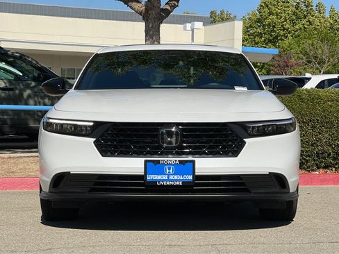 Used 2025 Honda Accord Sport image 9