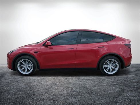 Used 2022 Tesla Model Y Long Range image 7