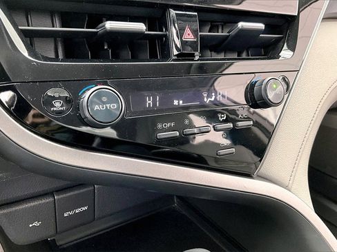 Used 2022 Toyota Camry SE image 31