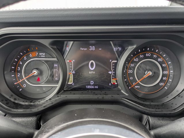 Certified 2026 Jeep Wrangler Unlimited Sahara AWD/4WD image 28