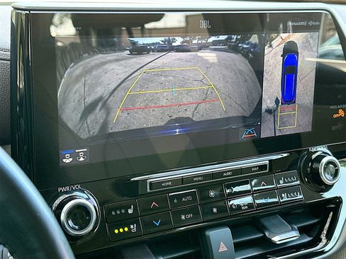 Used 2021 Toyota Highlander Limited image 14