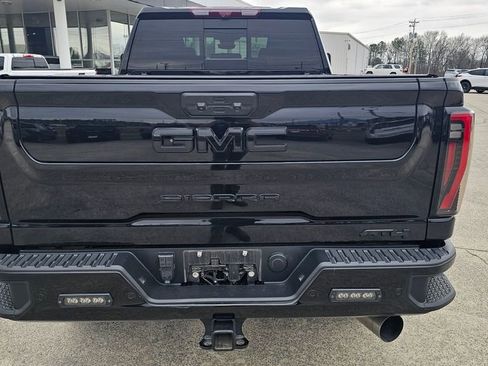 Used 2024 GMC Sierra 2500 AT4 w/ AT4 Premium Plus Package image 4