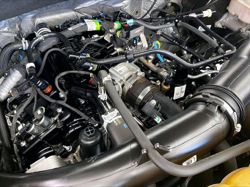 Used 2019 Ford F150 XLT w/ Equipment Group 302A Luxury AWD/4WD image 32