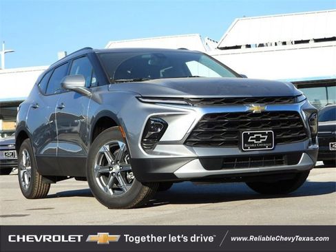 New 2025 Chevrolet Blazer LT w/ Convenience Package image 2