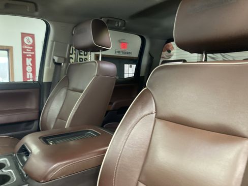 Used 2019 Chevrolet Silverado 2500 High Country w/ Duramax Plus Package image 12