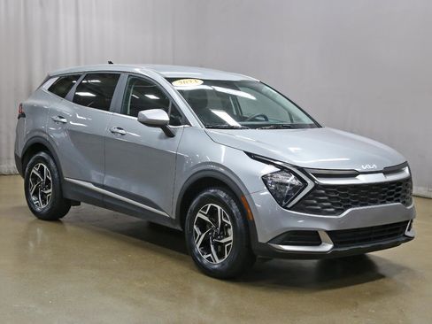 Used 2023 Kia Sportage LX image 1