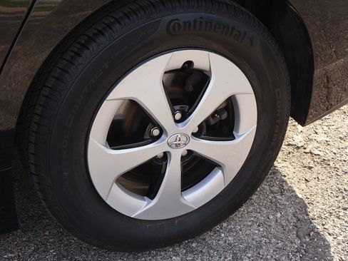 Used 2013 Toyota Prius Three w/ Solar Roof Pkg FWD image 37