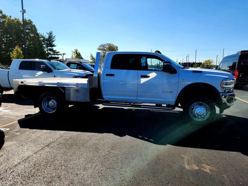 New 2024 RAM 4500 SLT w/ Quick Order Package 2YG SLT image 10