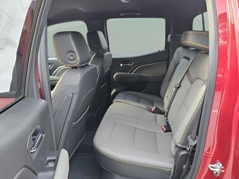 New 2026 Chevrolet Colorado ZR2 w/ Technology Package image 7