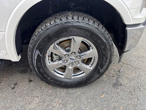 Used 2018 Ford F150 Lariat w/ Equipment Group 502A Luxury image 27