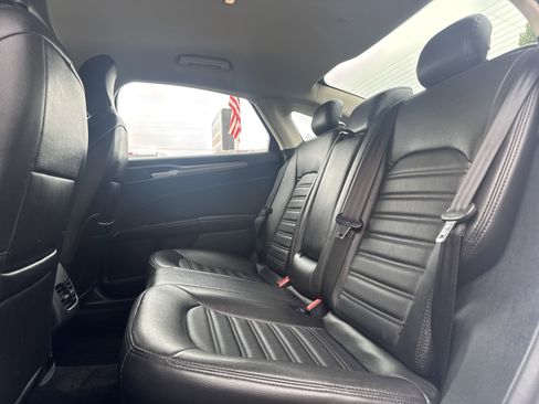 Used 2018 Ford Fusion SE image 31