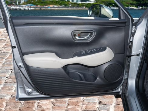 Certified 2024 Honda HR-V LX image 10