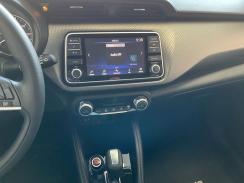 Used 2020 Nissan Kicks SV image 16