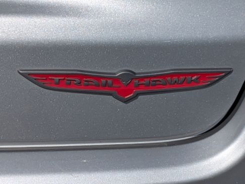 Used 2022 Jeep Compass Trailhawk w/ Sun and Sound Group AWD/4WD image 10