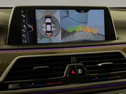 Used 2017 BMW 740e xDrive AWD/4WD image 28