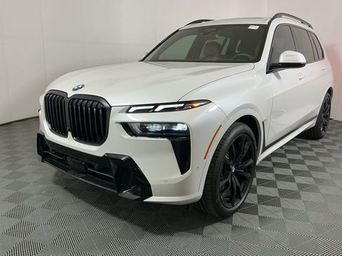 New 2026 BMW X7 xDrive40i w/ M Sport Package AWD/4WD image 2