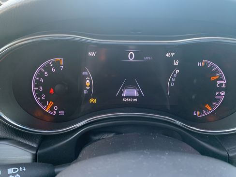 Used 2021 Jeep Grand Cherokee Limited w/ Luxury Group II image 9