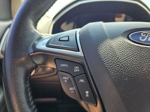Used 2019 Ford Edge SEL w/ Equipment Group 201A FWD image 9