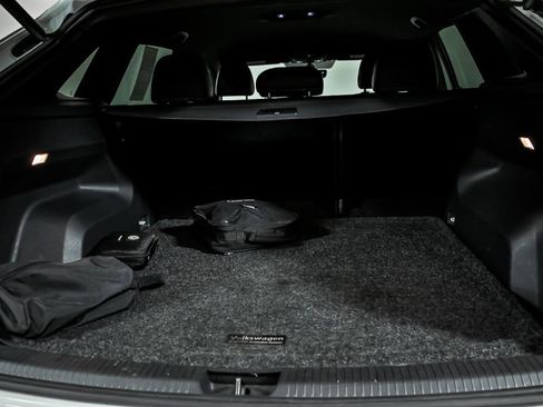 Used 2022 Volkswagen Atlas Cross Sport SE image 8