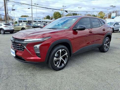 Used 2024 Chevrolet Trax RS w/ Sunroof Package image 8