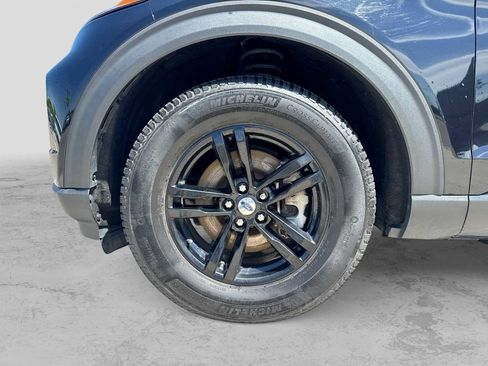 Used 2022 Ford Explorer XLT w/ Equipment Group 202A AWD/4WD image 13