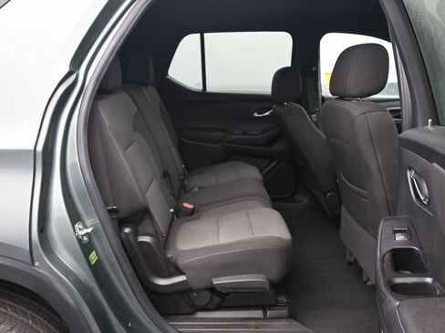 Used 2023 Chevrolet Traverse LT image 17