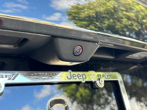 New 2025 Jeep Grand Cherokee Limited w/ Black Appearance Package image 28