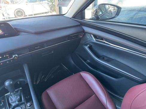 Used 2022 MAZDA MAZDA3 s FWD image 17