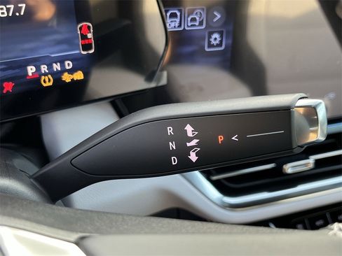 New 2026 Chevrolet Equinox EV LT image 16