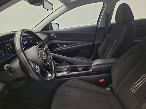 Used 2022 Hyundai Elantra SEL w/ Convenience Package FWD image 17