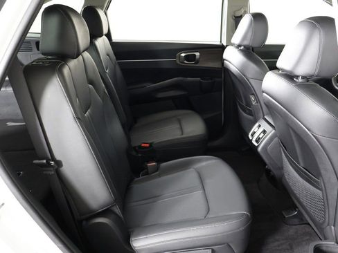 Used 2023 Kia Sorento EX w/ Panoramic Sunroof Package FWD image 39