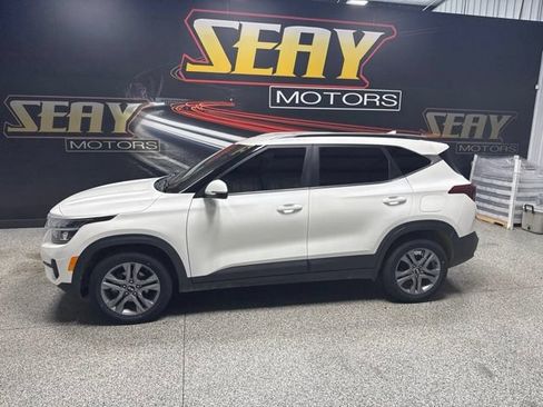 Used 2021 Kia Seltos S FWD image 2