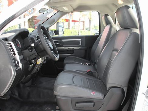 Used 2018 RAM 3500 Tradesman w/ Chrome Appearance Group image 17