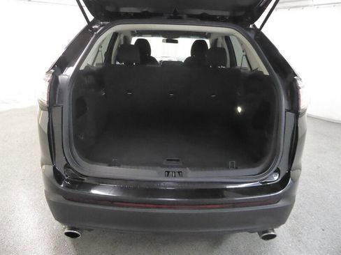 Used 2017 Ford Edge SE image 30