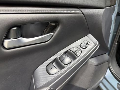 Used 2025 Nissan Sentra SV FWD image 12