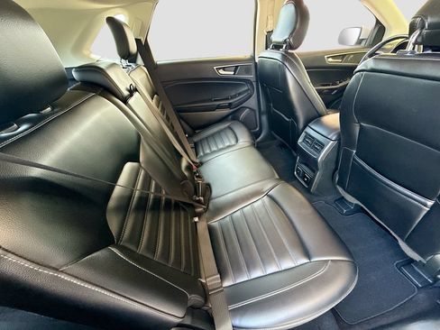 Used 2019 Ford Edge SEL w/ Equipment Group 201A FWD image 25