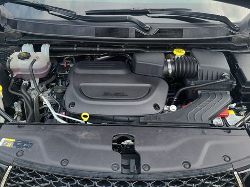 Used 2025 Chrysler Pacifica Select FWD image 39