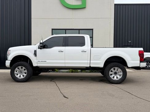 Used 2021 Ford F250 Platinum AWD/4WD image 2
