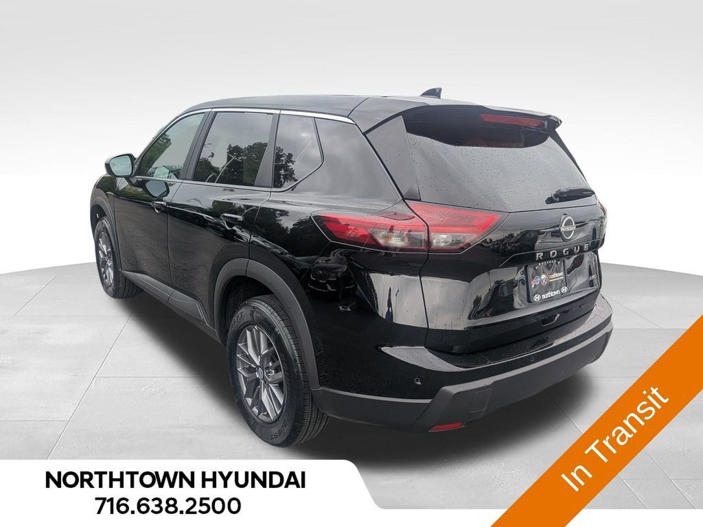 Used 2026 Nissan Rogue SV AWD/4WD image 4