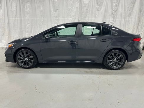 Used 2025 Toyota Corolla SE image 4