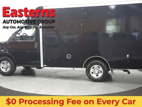Used 2017 Chevrolet Express 3500 RWD image 58