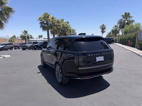 Used 2025 Land Rover Range Rover SE AWD/4WD image 7