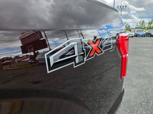 Used 2018 Ford F150 Lariat w/ Equipment Group 502A Luxury AWD/4WD image 10