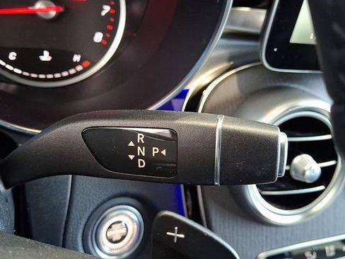 Used 2021 Mercedes-Benz GLC 300 4MATIC image 16