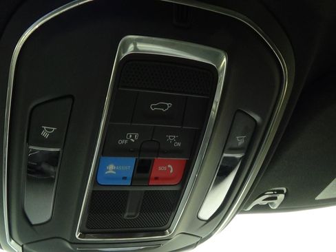 Certified 2025 Jeep Wagoneer L 4WD image 29