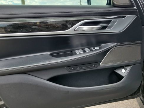 Used 2020 BMW 750i xDrive w/ Executive Package AWD/4WD image 12