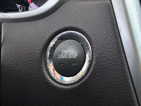 Used 2010 Cadillac SRX Luxury FWD image 19
