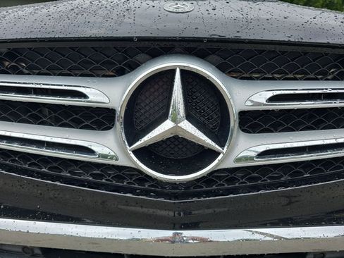 Used 2019 Mercedes-Benz GLC 300 GLC 300 image 35