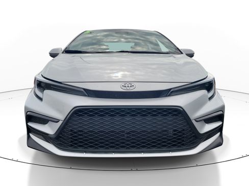 Used 2025 Toyota Corolla SE FWD image 2